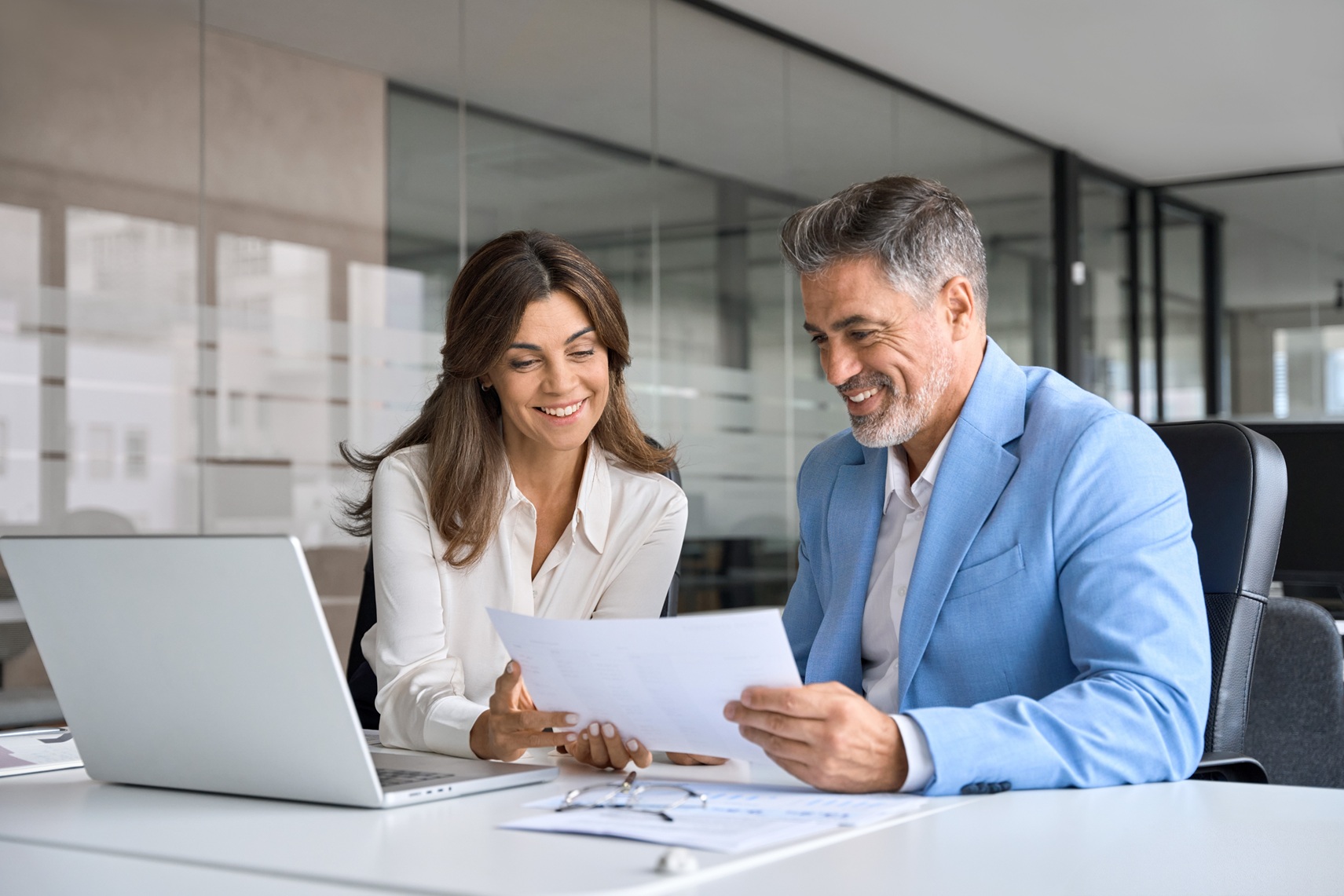 consulting shutterstock_2479065515